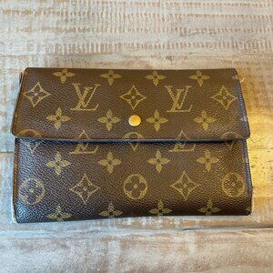 Louis Vuitton Classic Wallet – Beautiful & Functional